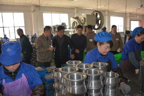 时任省政协副主席黄选平来我公司调研
