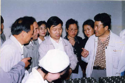 时任甘肃省委书记闫海旺来公司视察