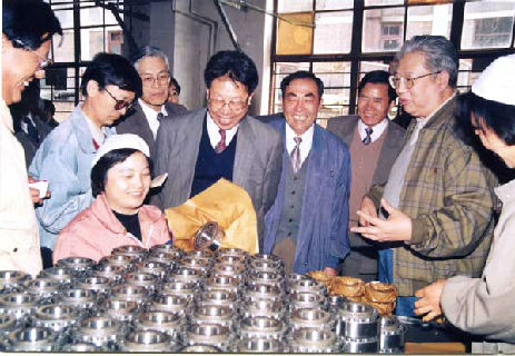时任中国机械质量协会理事长陆燕来公司考察调研