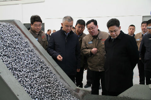 天水市长王国先来公司进行调研